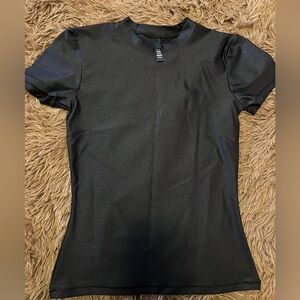 Skims Short Sleeve Medium Black Shine Shirt
